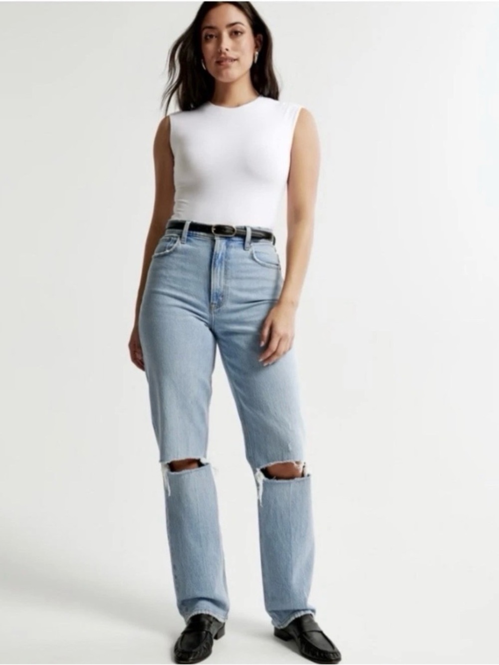 Abercrombie & Fitch 90s Straight Leg Ultra High Rise Light Wash Ripped Jeans 33